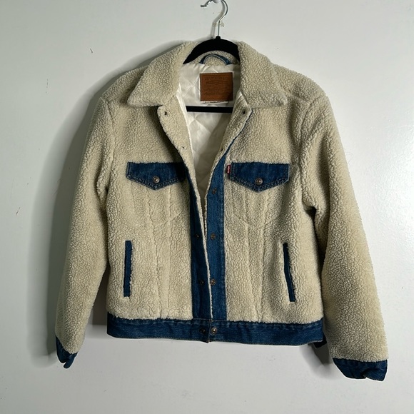 Levi's off white ex boyfriend Sherpa peiced trucker jacket jacket size small - Picture 6 of 14